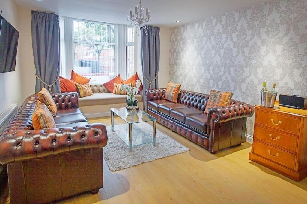Scarborough Stays - Luxury Townhouse Ideal For Large Groups - Hot Tub Eksteriør bilde