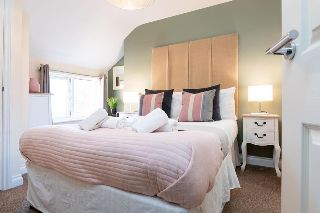 Scarborough Stays - Luxury Townhouse Ideal For Large Groups - Hot Tub Eksteriør bilde